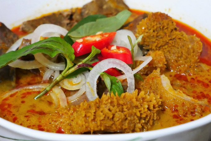 Một phần phá lấu Sài Gòn đặc trưng với màu sắc hấp dẫn