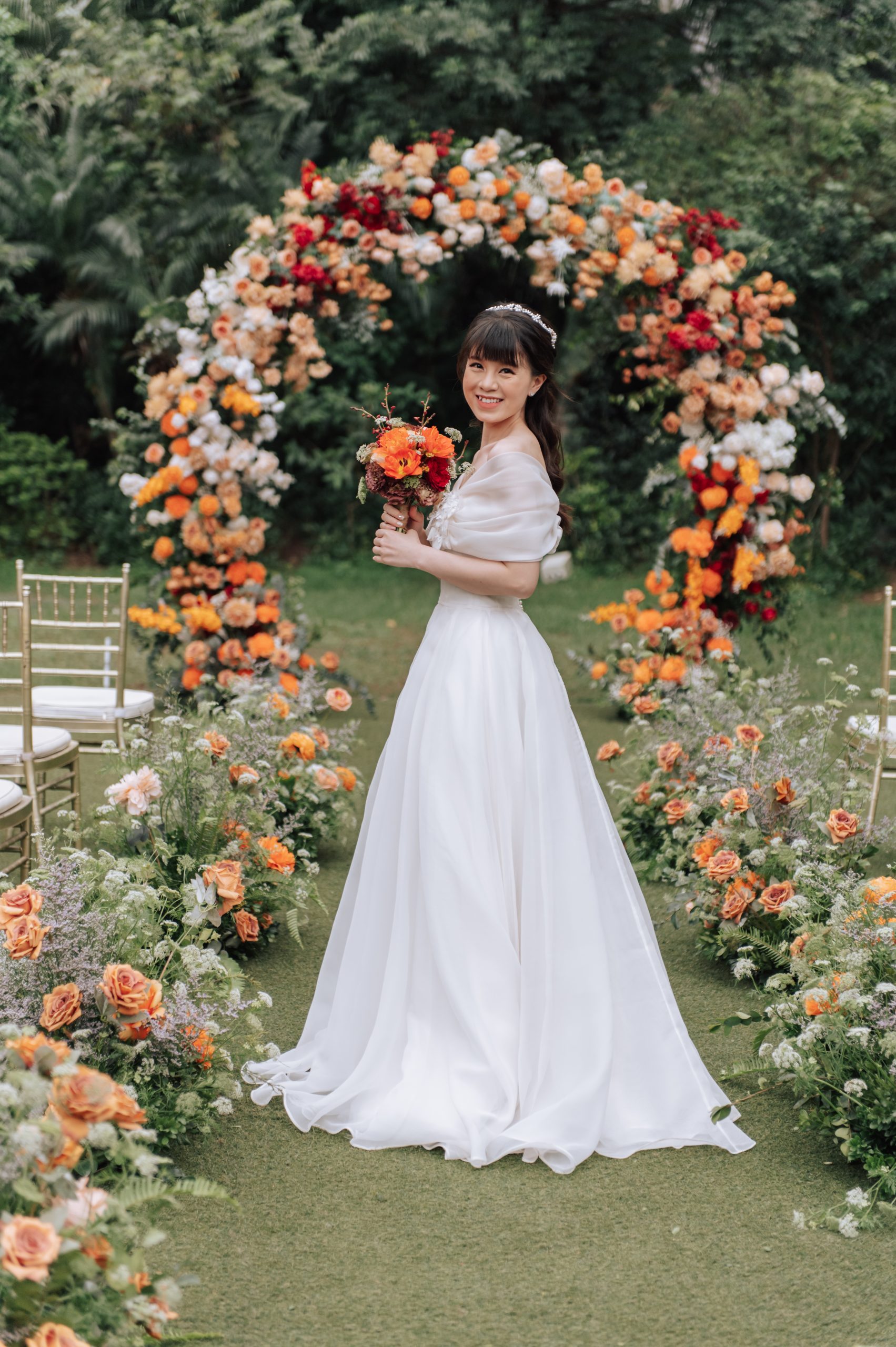 Cô dâu Giang cùng sân khấu được thiết kế riêng