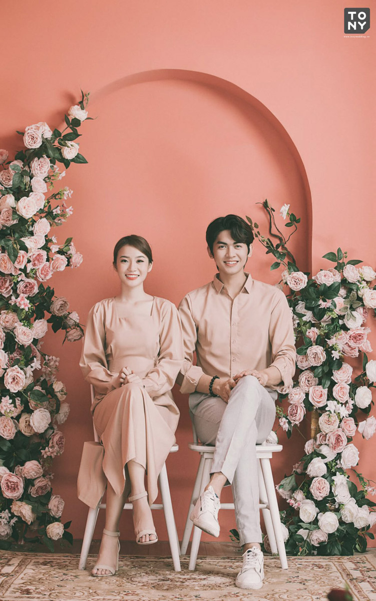 Đồ đôi màu nude nhã nhặn