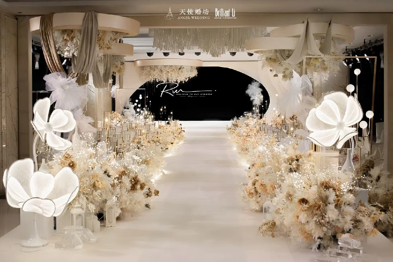 Bối cảnh phim trường chuyên nghiệp với set decor đa dạng