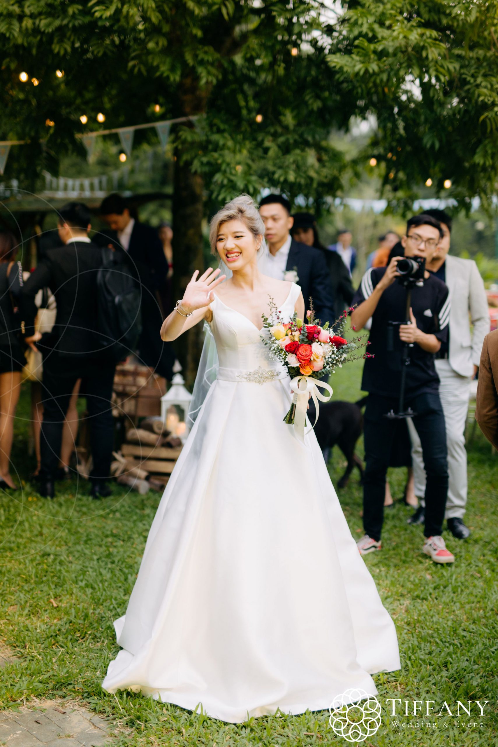 Cô dâu Trang Đỗ hạnh phúc tại đám cưới của mình