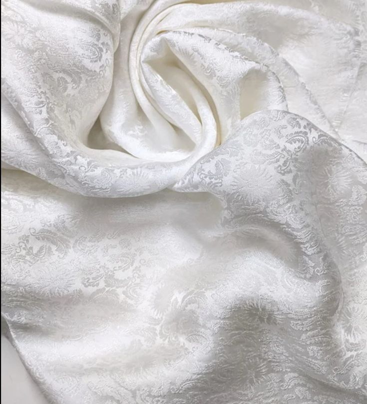 Chất liệu lụa organza cao cấp cho váy cưới