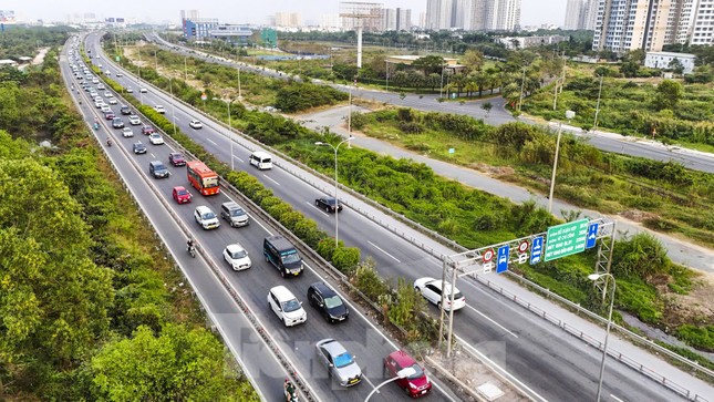 Việt Nam hưởng lợi từ tăng trưởng kinh tế và quy mô đô thị hóa liên tục