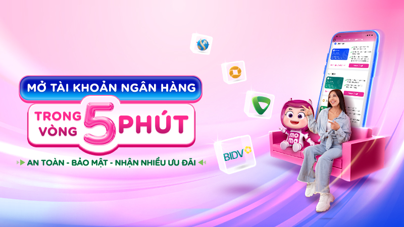 Khách hàng đến ngân hàng mở tài khoản