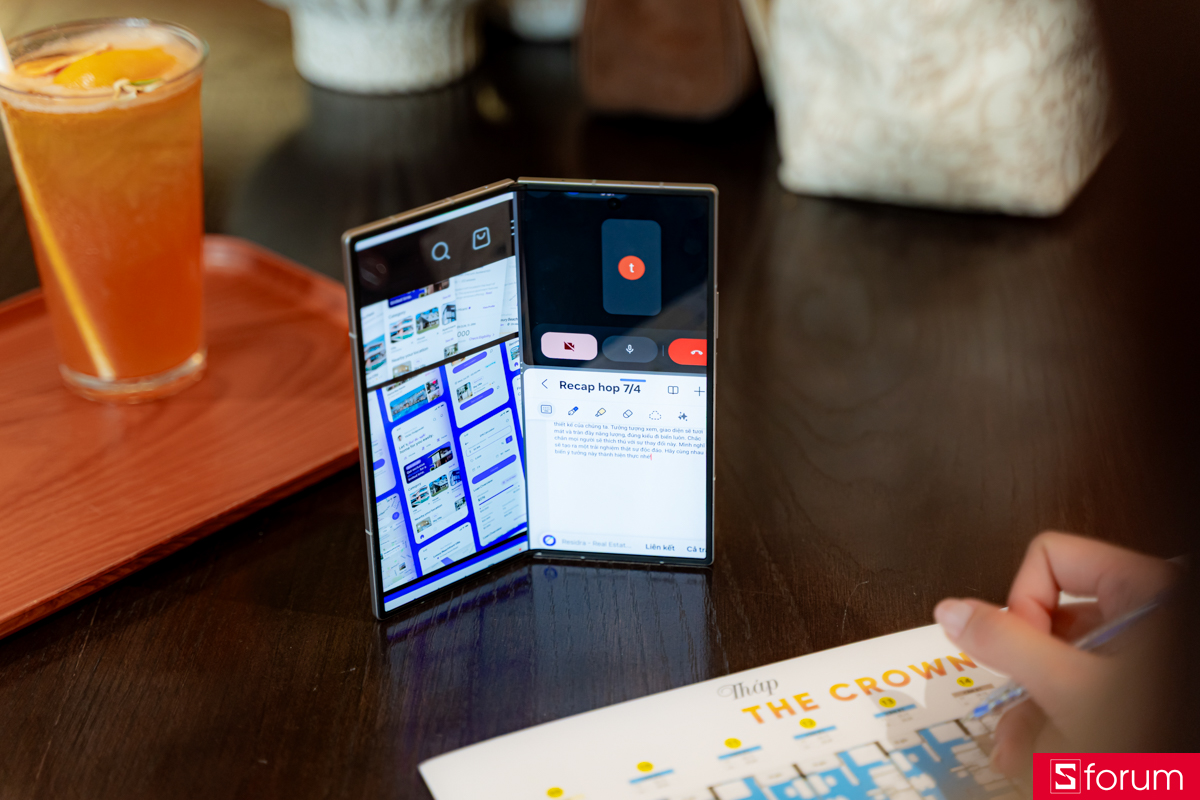 S Pen hỗ trợ ghi chú trên màn hình lớn