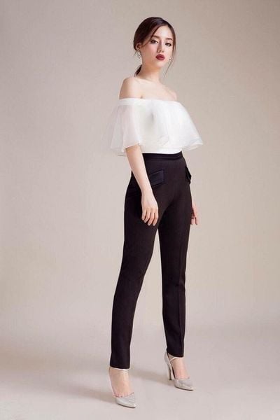 Giày cao gót là trợ thủ đắc lực của quần tây ống nhỏ