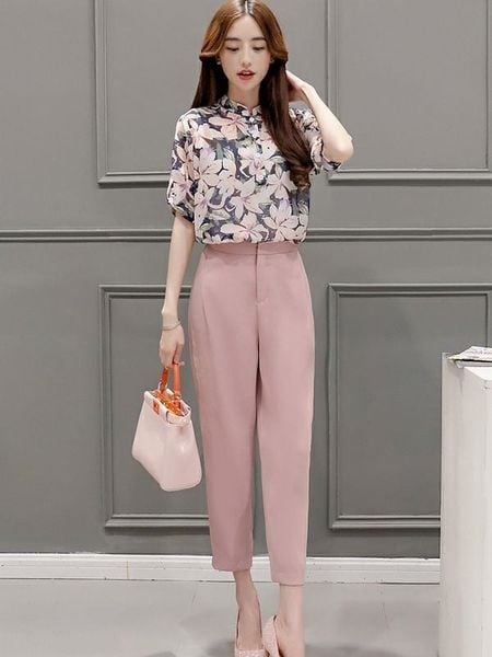 Quần ống rộng phối áo họa tiết
