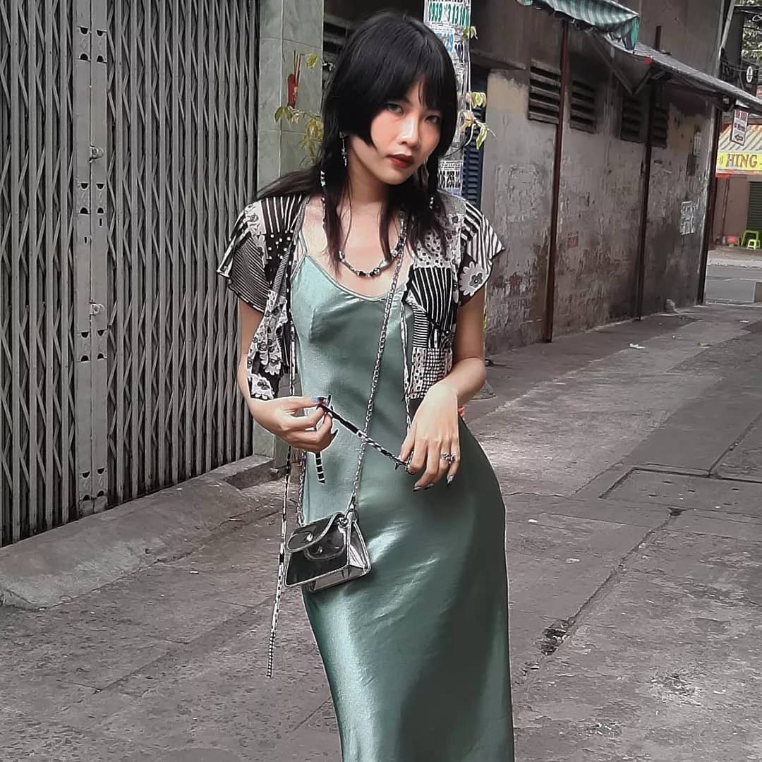 Ứng dụng quần áo cũ thành các bộ trang phục dạo phố cực chất của sinh viên thời trang