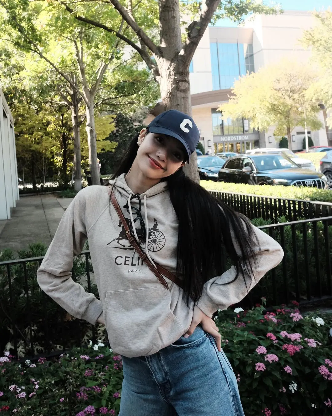 áo hoodie xám Lisa