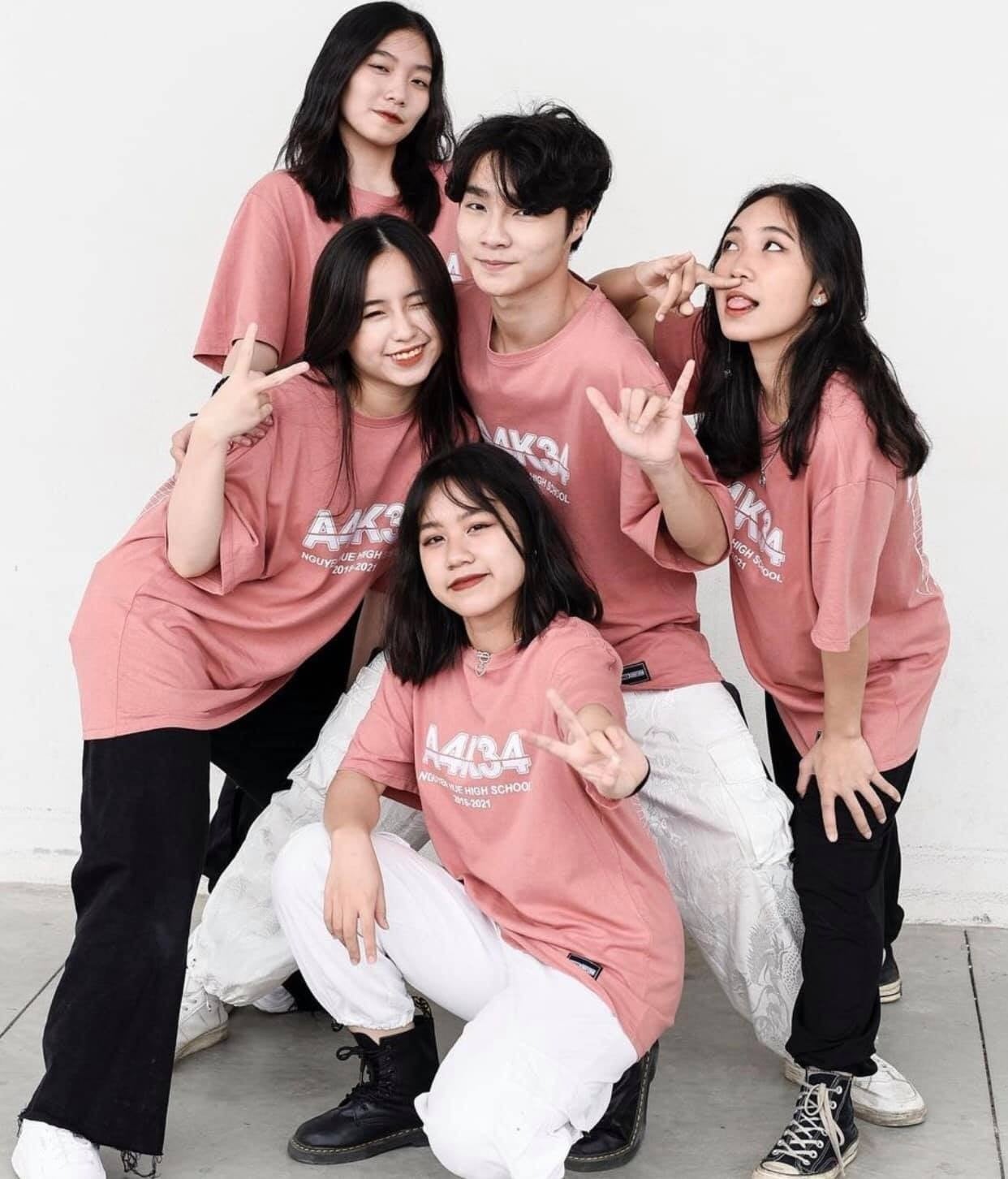 Áo đồng phục lớp phong cách oversize