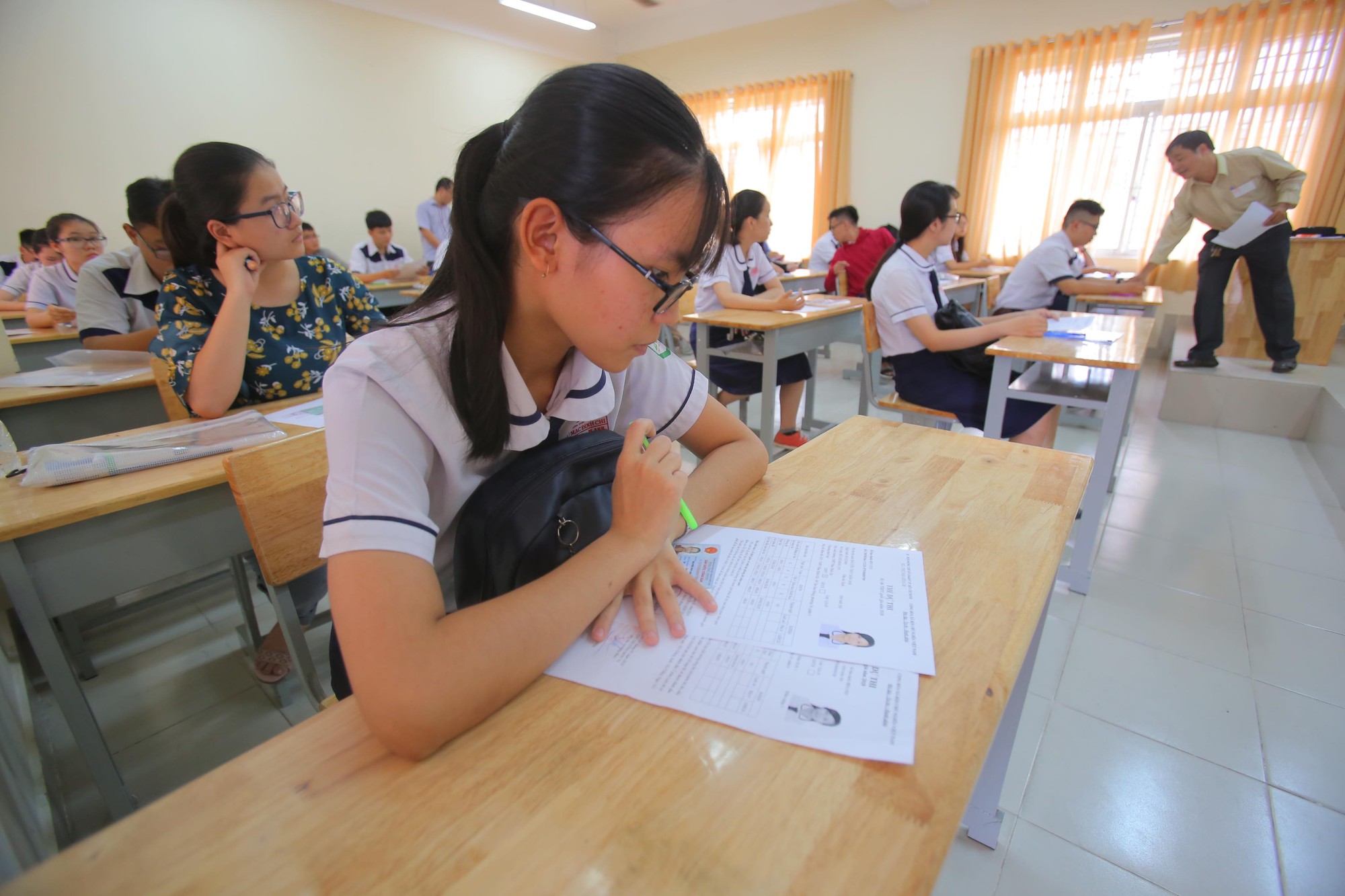 Thí sinh đến điểm thi