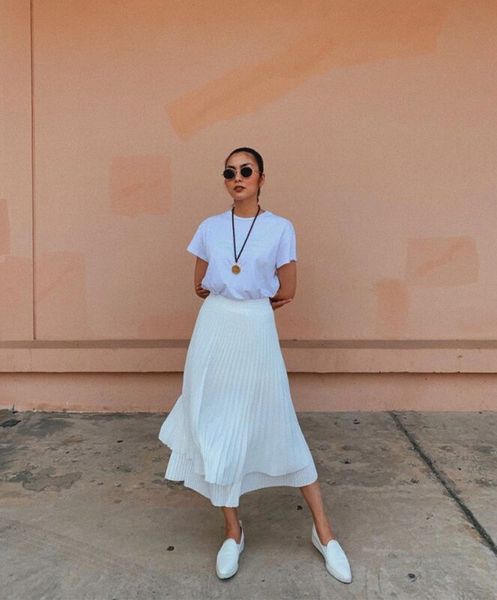 Áo thun cơ bản phối cùng giày slip on
