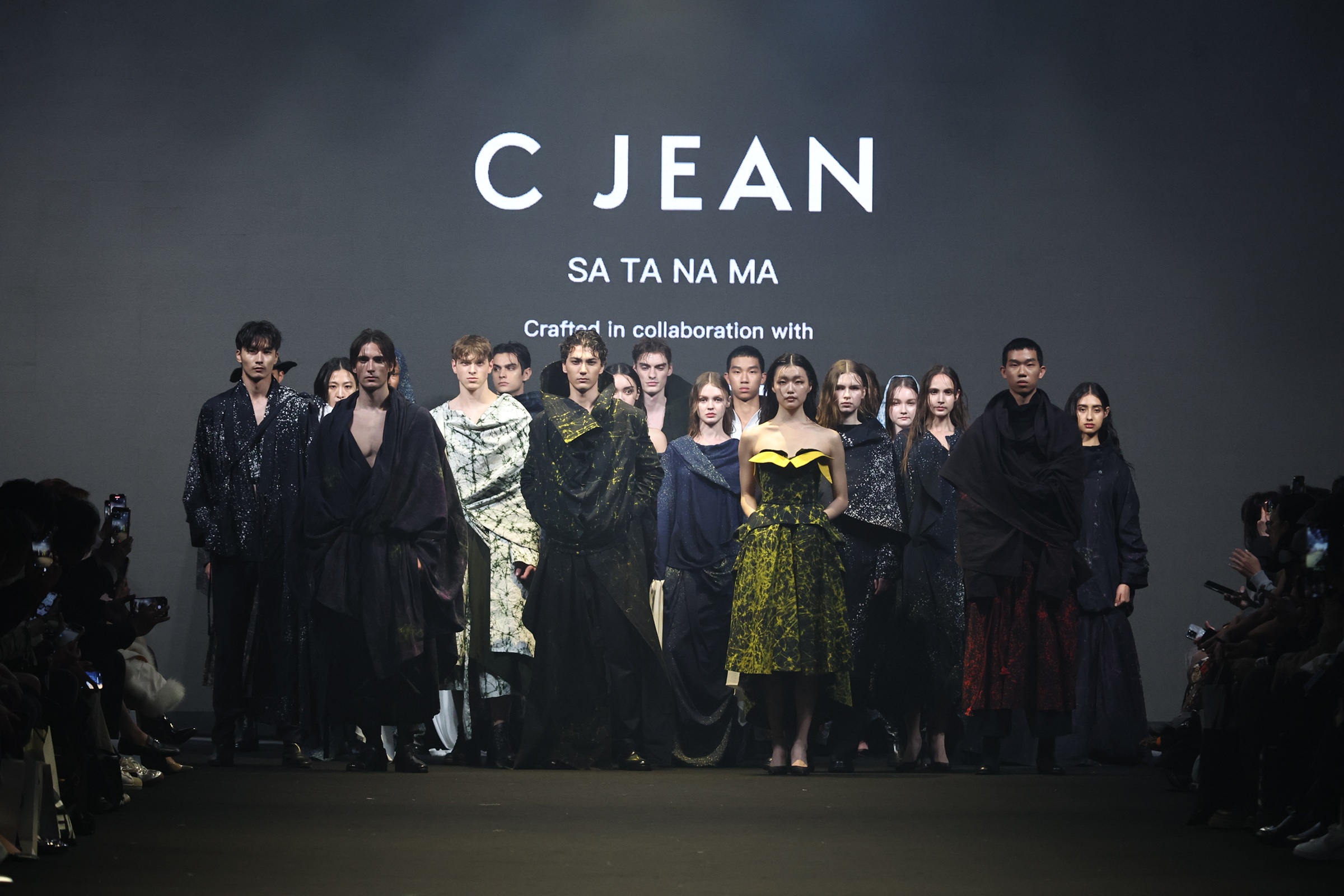 CJEAN mở màn Taipei Fashion Week với kỹ thuật nhuộm sáp roketsuzome