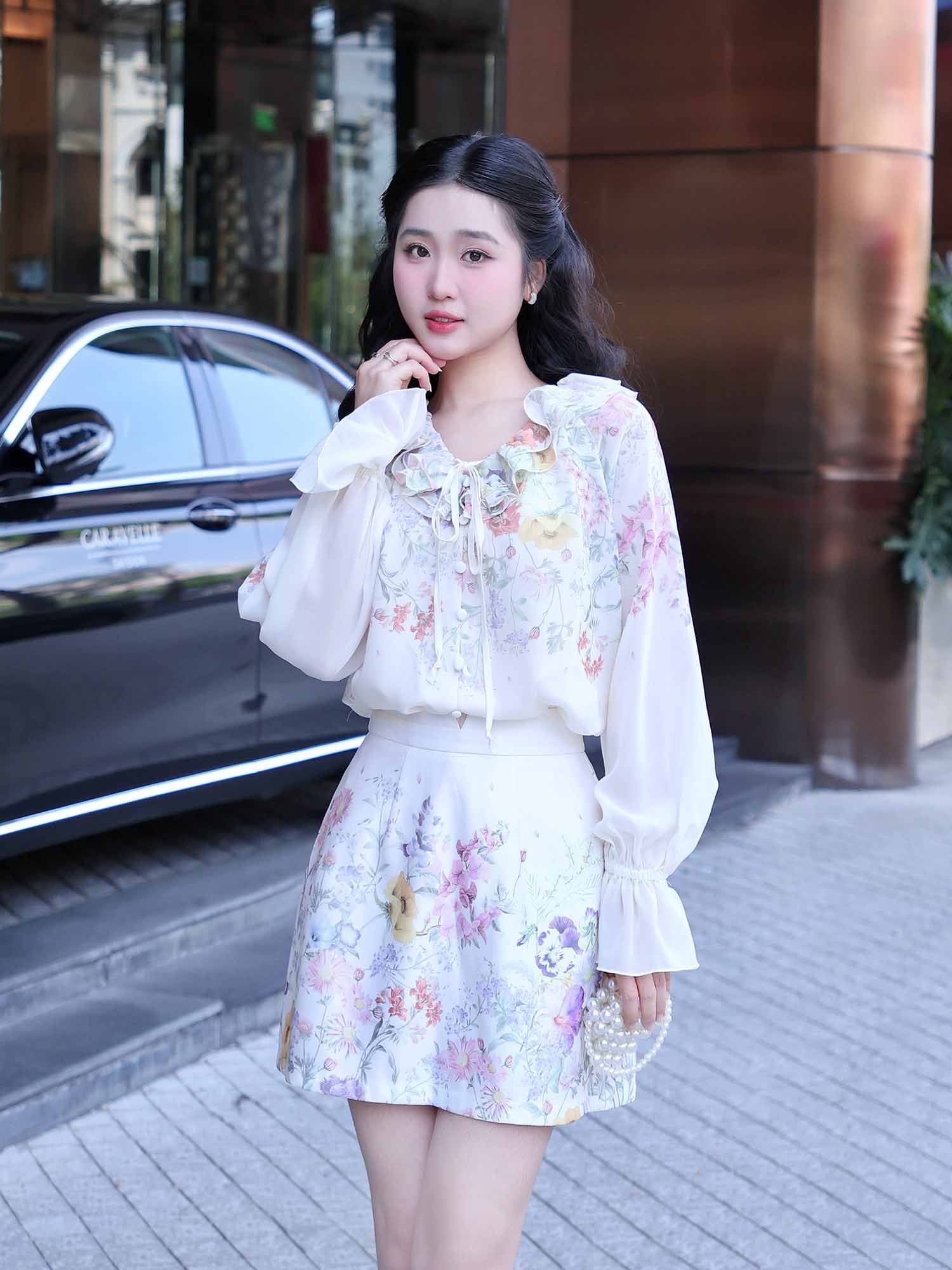 Áo voan tơ in hoa cổ bèo tay phồng thanh lịch