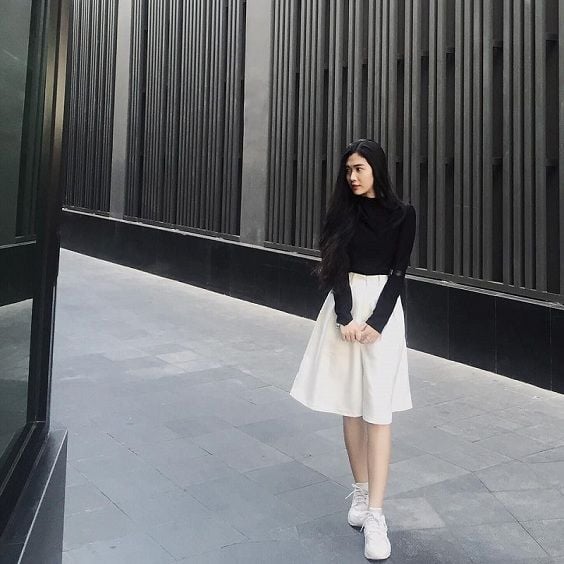 Quần giả váy tạo phom mềm mại, phù hợp với phong cách nữ tính hơn