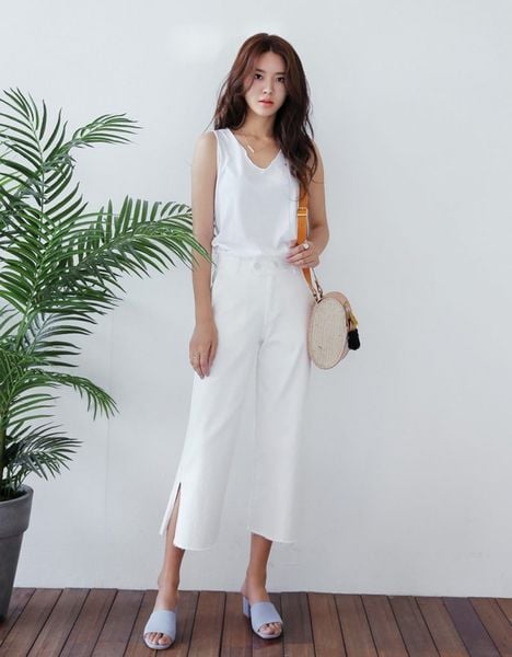 Quần ống rộng phối áo sát nách cho người lùn