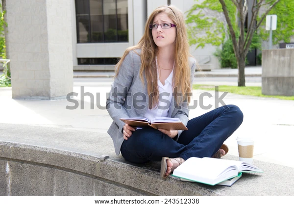 Sinh viên cảm thấy mệt mỏi khi học tiếng Anh không hiệu quả