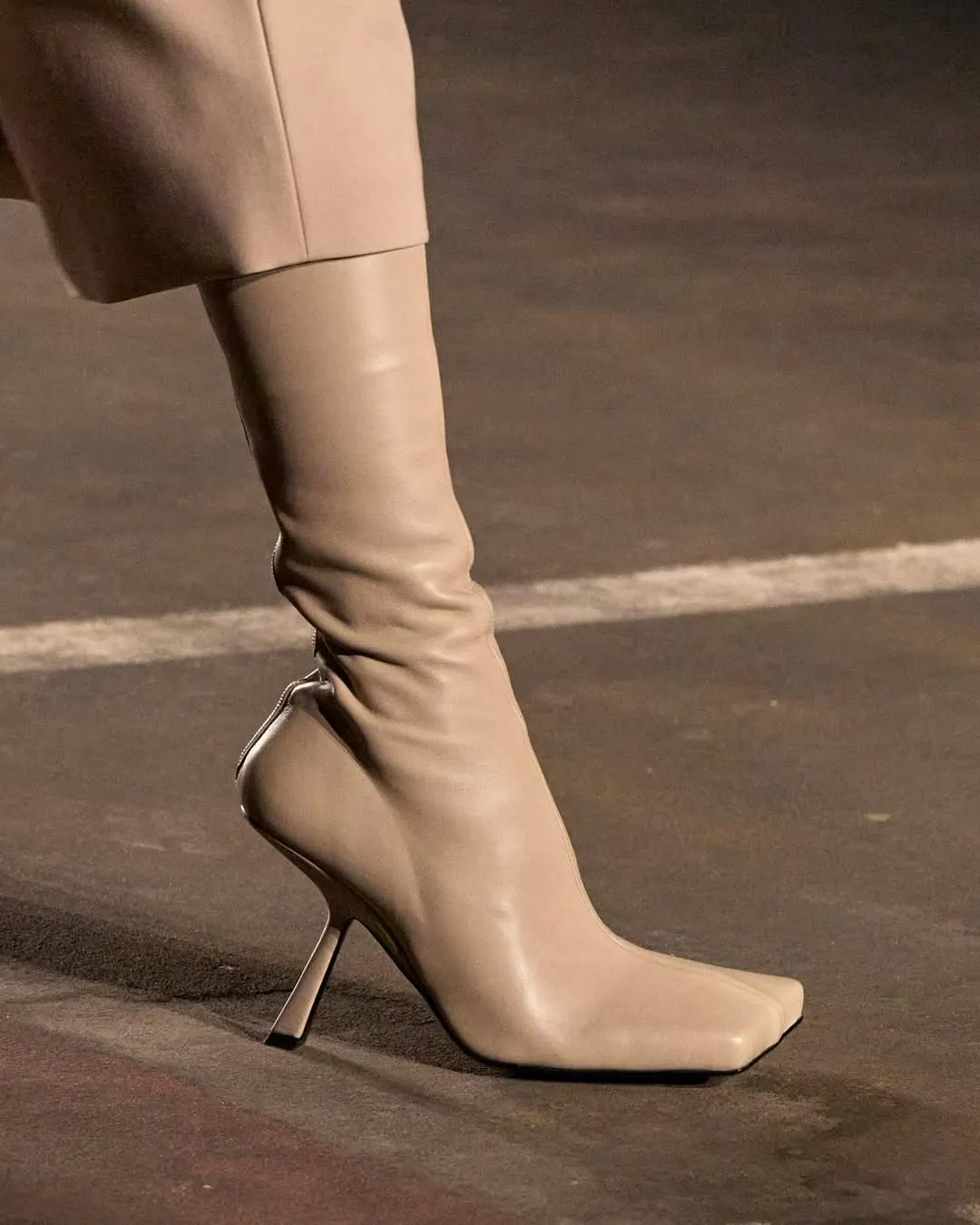 BST Xuân-Hè 2026 của Mugler