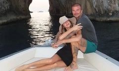 Phong cách nghỉ dưỡng của vợ chồng David Beckham