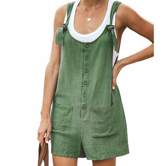 Quần yếm phối áo croptop năng động