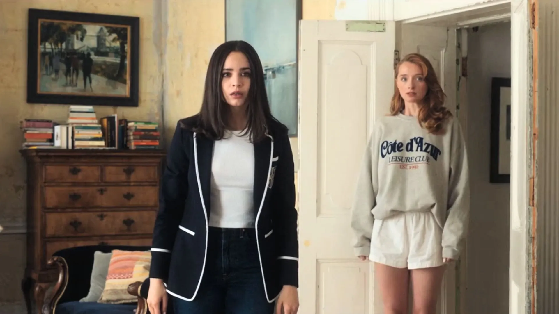 Áo khoác blazer tạo điểm nhấn cấu trúc thời trang học đường