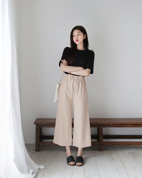 Quần ống rộng phối áo thun cho người lùn