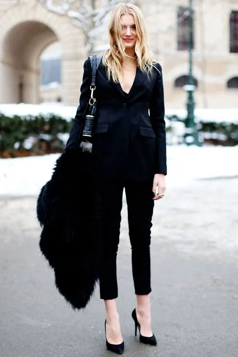Suit nữ thanh lịch cho cô giáo trẻ