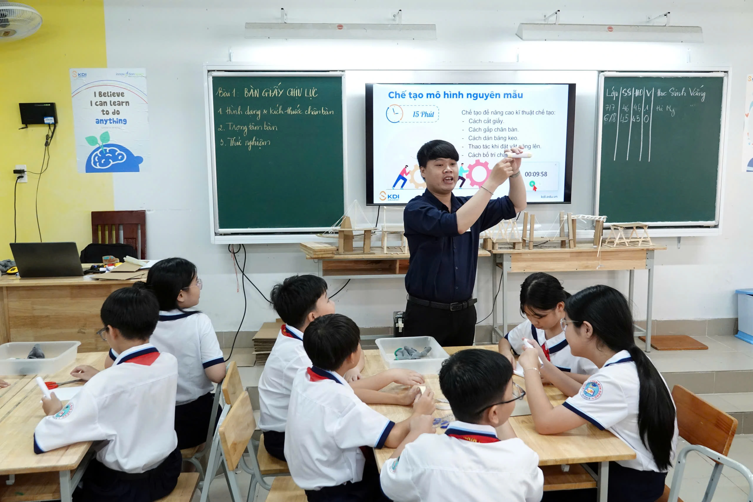 Phân biệt cố vấn và giáo viên