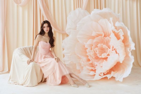 Chất liệu tơ lụa và vải voan trong bộ sưu tập Amoretta