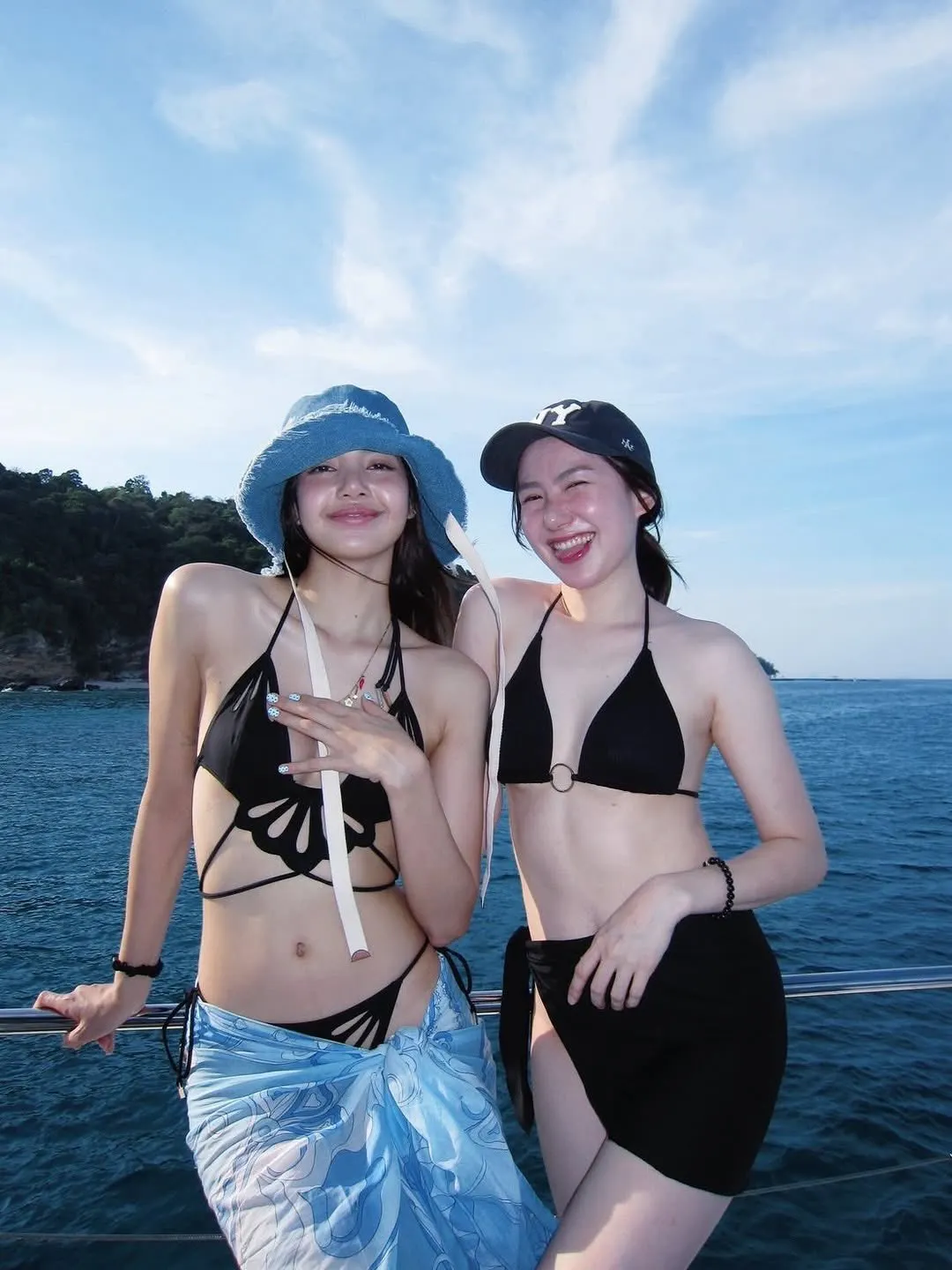 Bikini tối màu