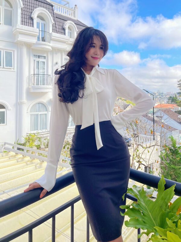 Áo sơ mi thắt dây phối chân váy bút chì công sở