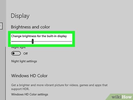 Kéo thanh trượt độ sáng trong Display Settings
