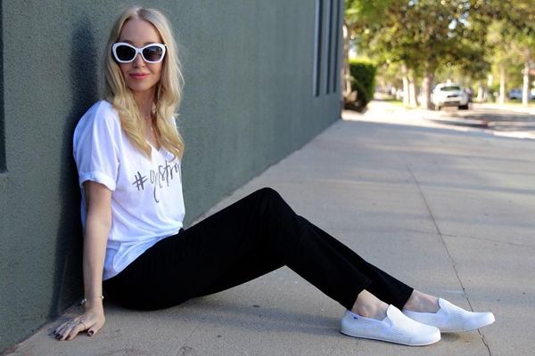 Slip on kết hợp quần jeans cơ bản