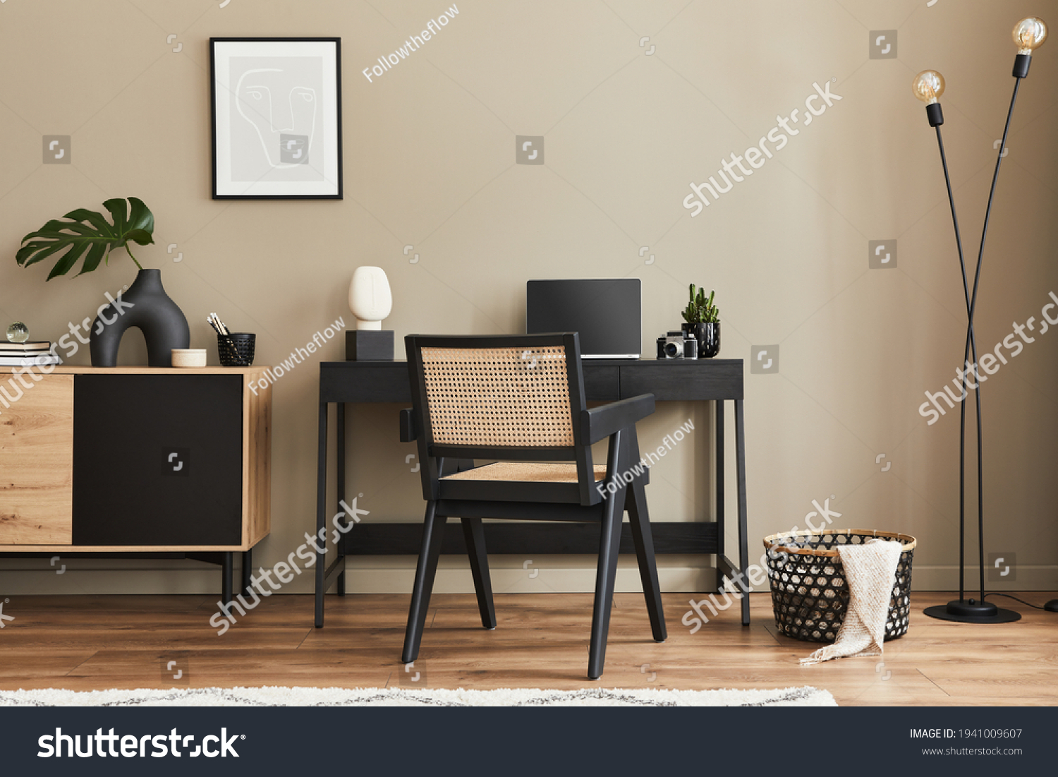 Bàn làm việc gọn gàng và truyền cảm hứng