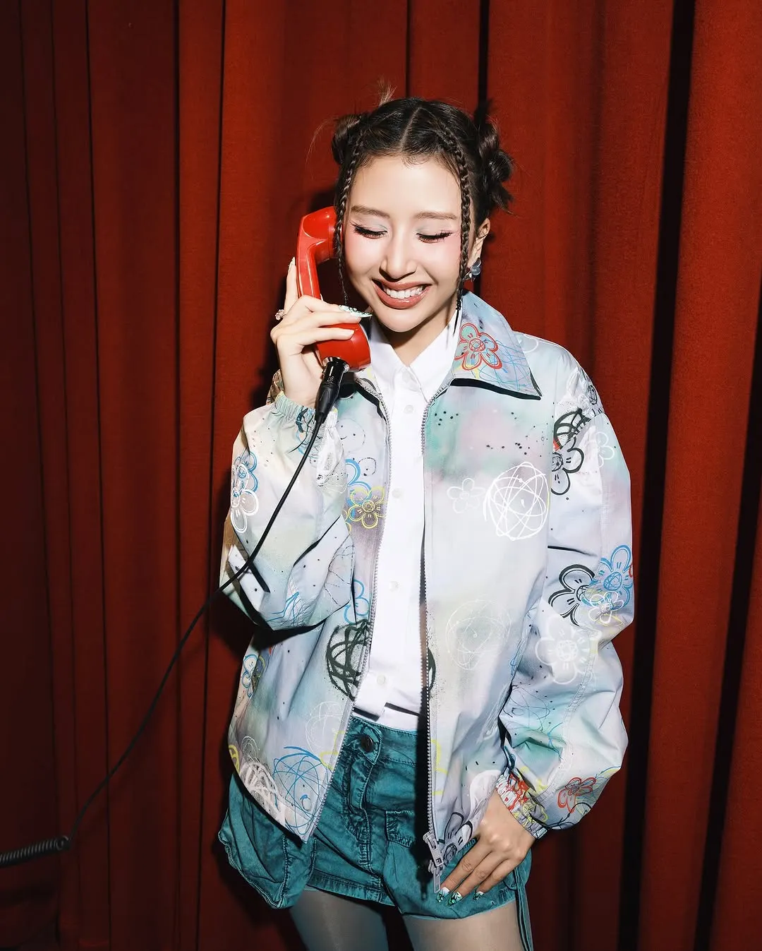 Blazer overfit kết hợp chân váy ôm