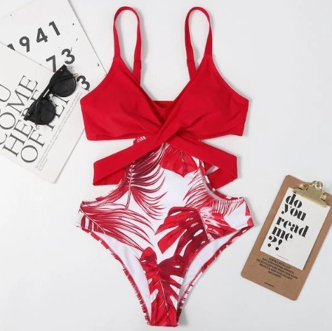 Bikini một vai tạo đường chéo đẹp