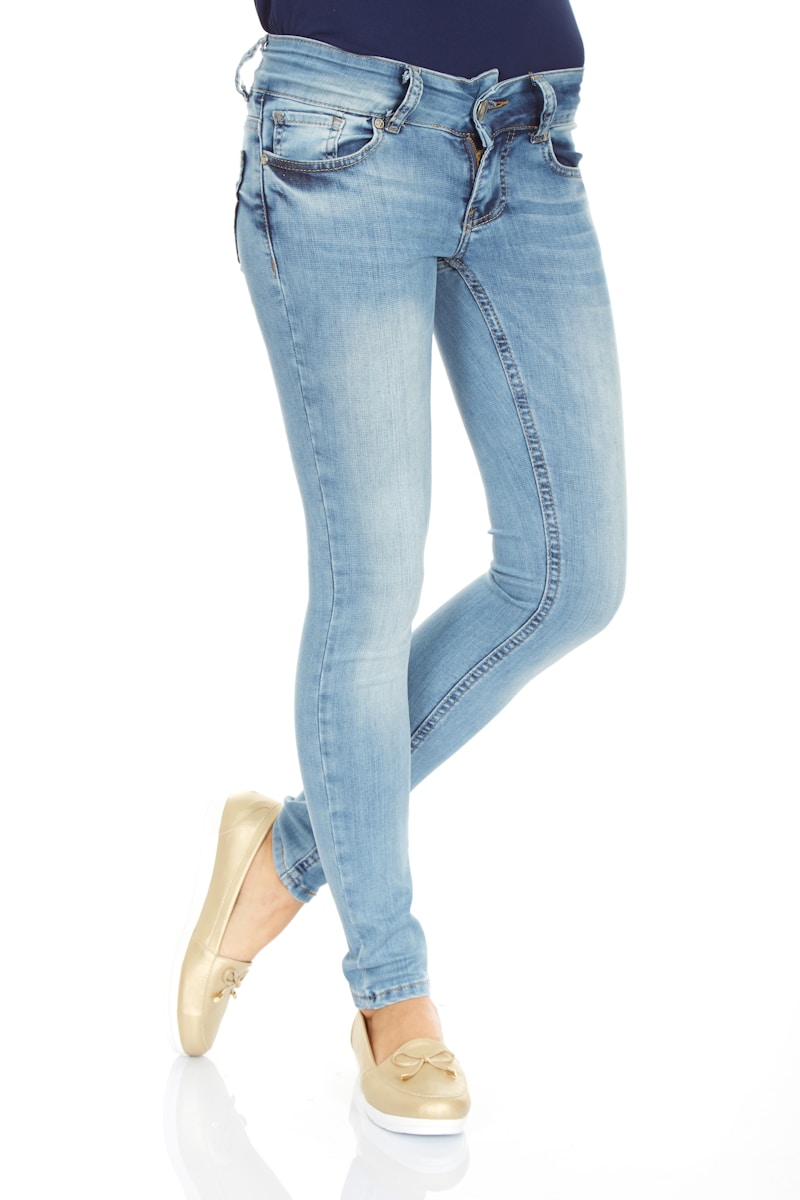 Chọn quần jeans distressed theo vóc dáng