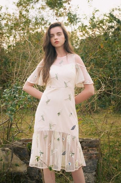 Đầm xòe ren trễ vai hoa li ti