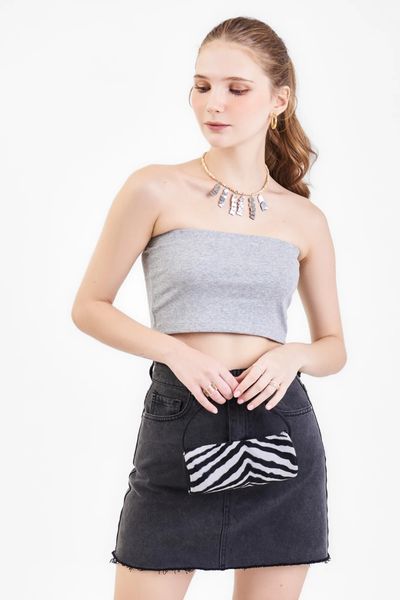 Túi xách đi chơi 8/3 giúp tổng thể outfit cân đối hơn