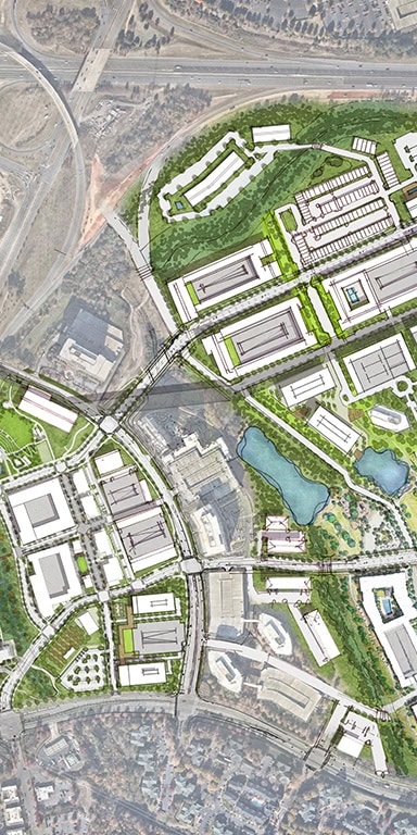 Người dân đang xem bản đồ quy hoạch sử dụng đất