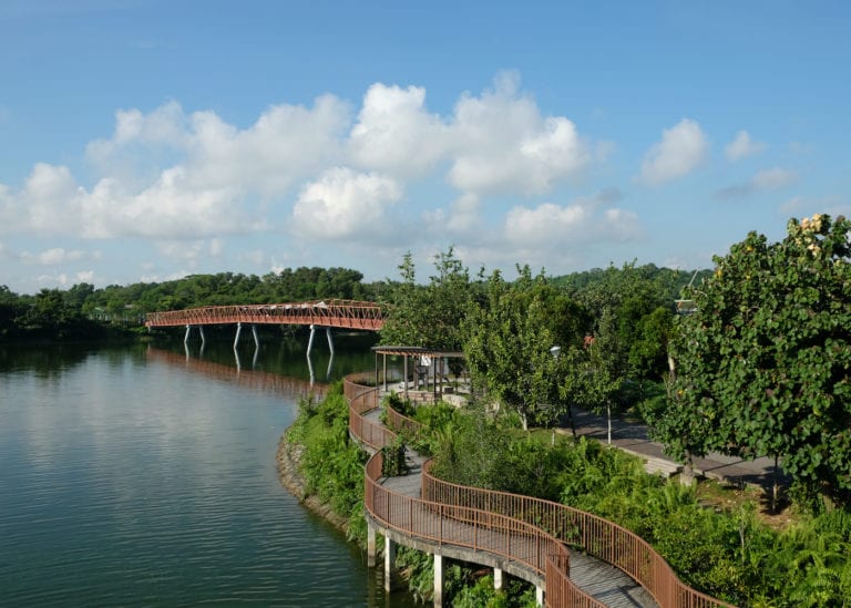 Trang trí Giáng sinh sang trọng với màu ấm