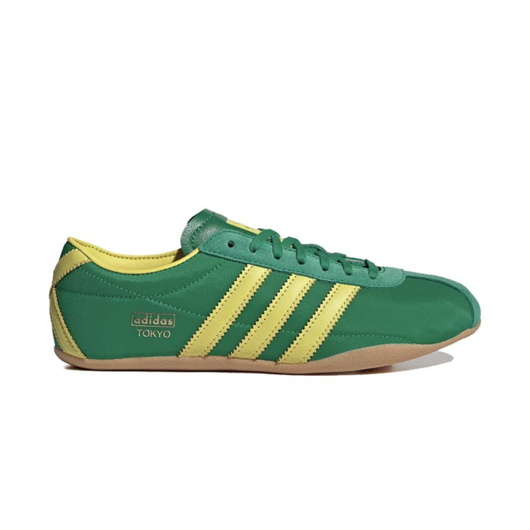 Sneaker trắng tối giản