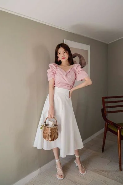 Phối chân váy chữ A dáng dài style Hàn