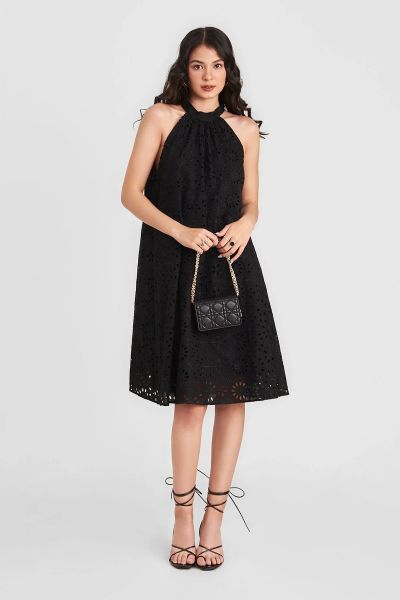 Phong cách gothic với sắc tối, cấu trúc mạnh và cảm giác kịch tính