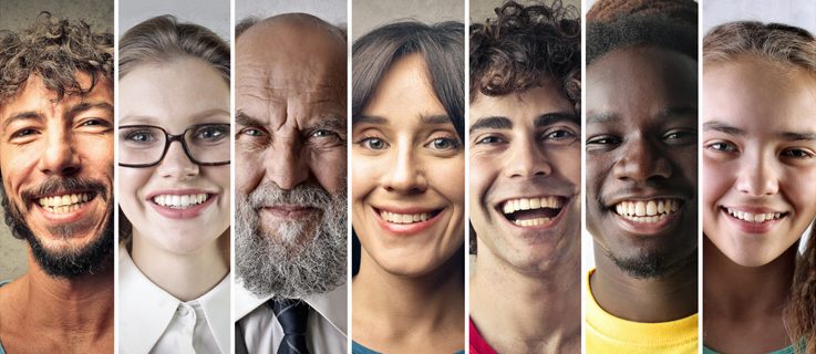 Người đang làm đồ thủ công tại nhà