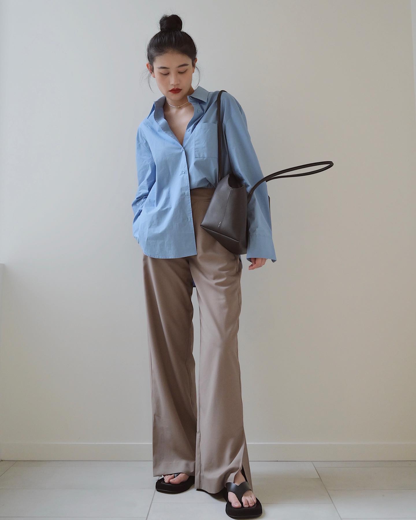 Tủ đồ công sở tối giản