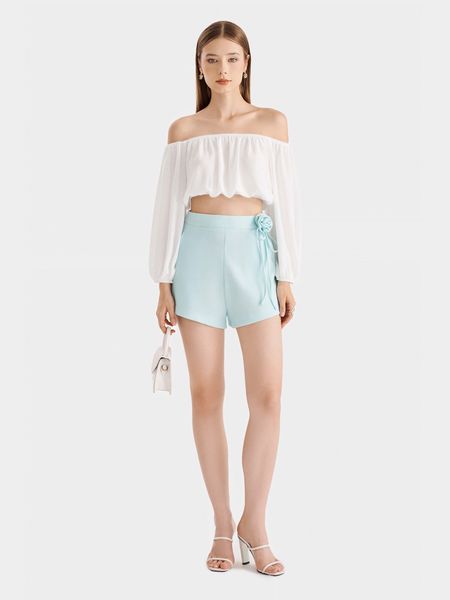 Áo hở lưng phối cùng quần short
