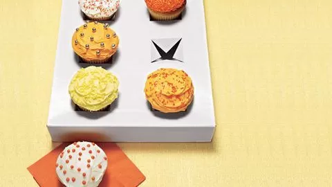 Mẹo vặt làm hộp đựng cupcake từ hộp carton