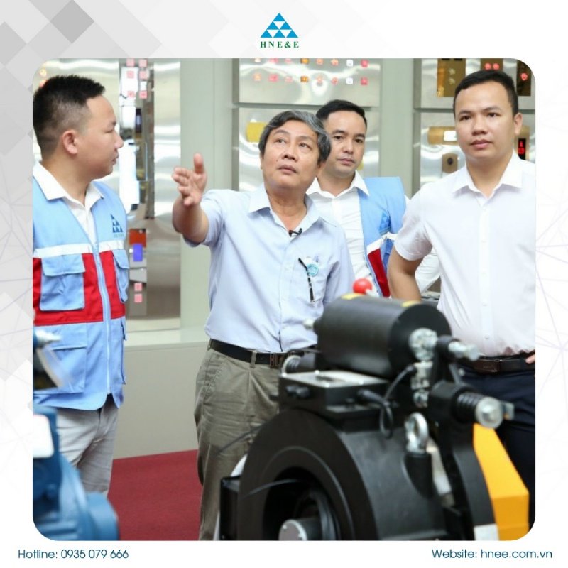 Kỹ thuật viên bảo trì thang máy