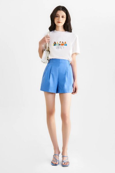 Quần short nữ kết hợp áo phông là công thức đơn giản nhưng rất dễ ứng dụng